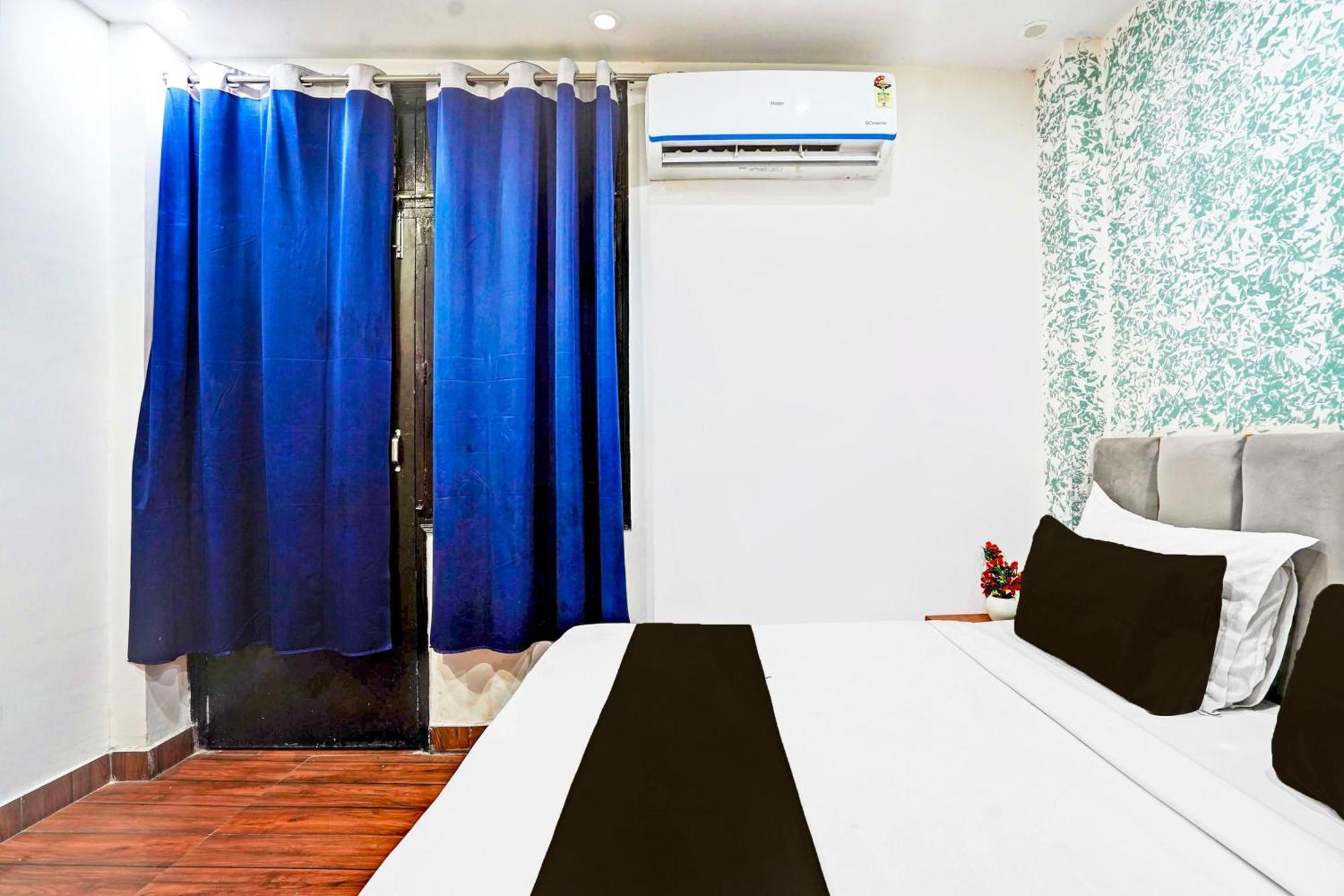 Twamev Residency Hotel New Delhi Exterior photo