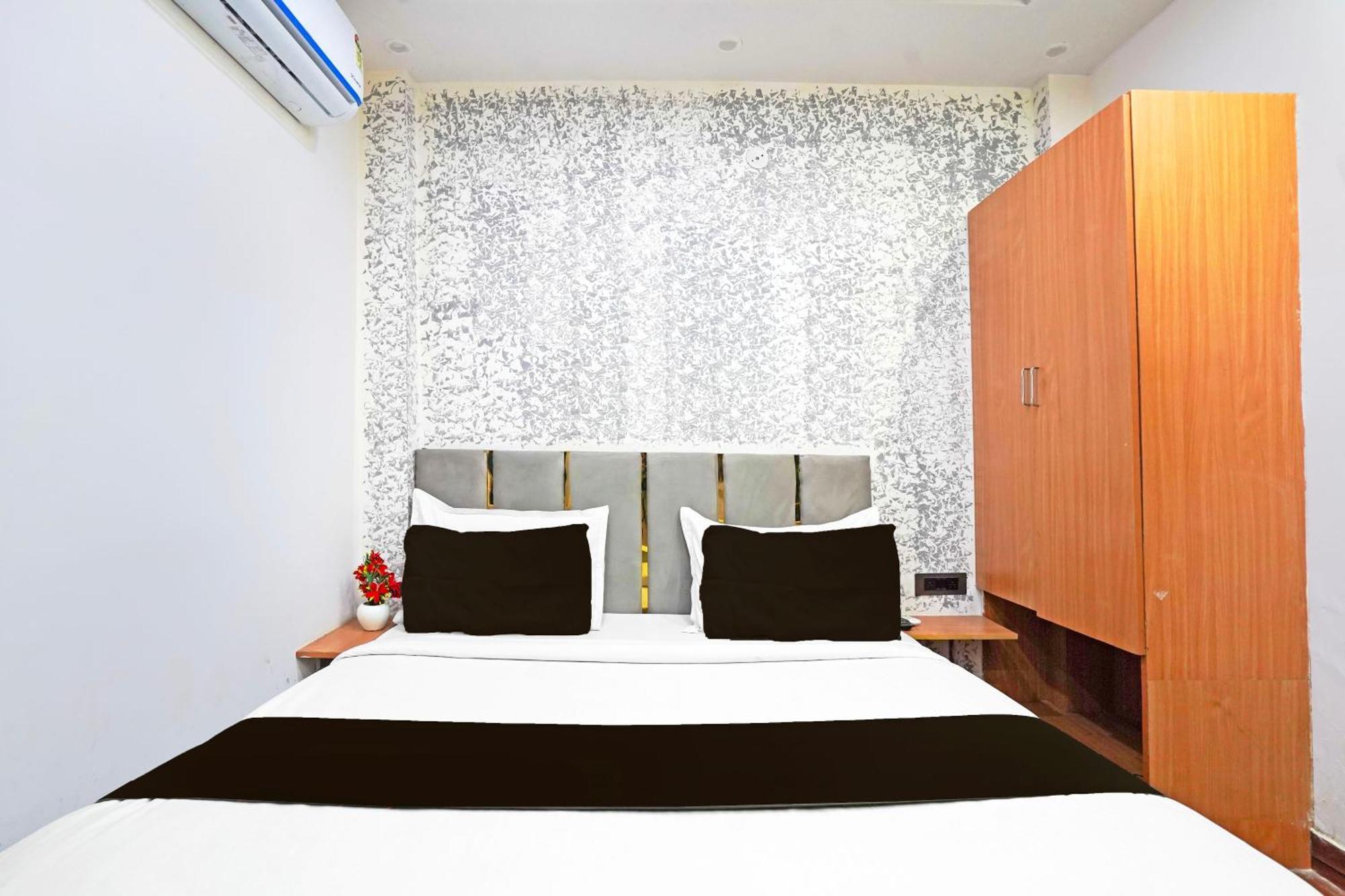 Twamev Residency Hotel New Delhi Exterior photo