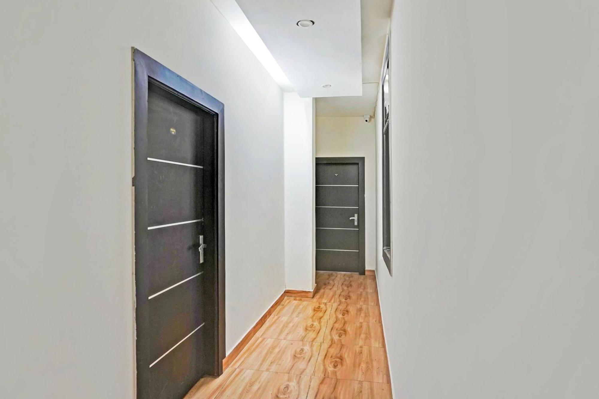 Twamev Residency Hotel New Delhi Exterior photo