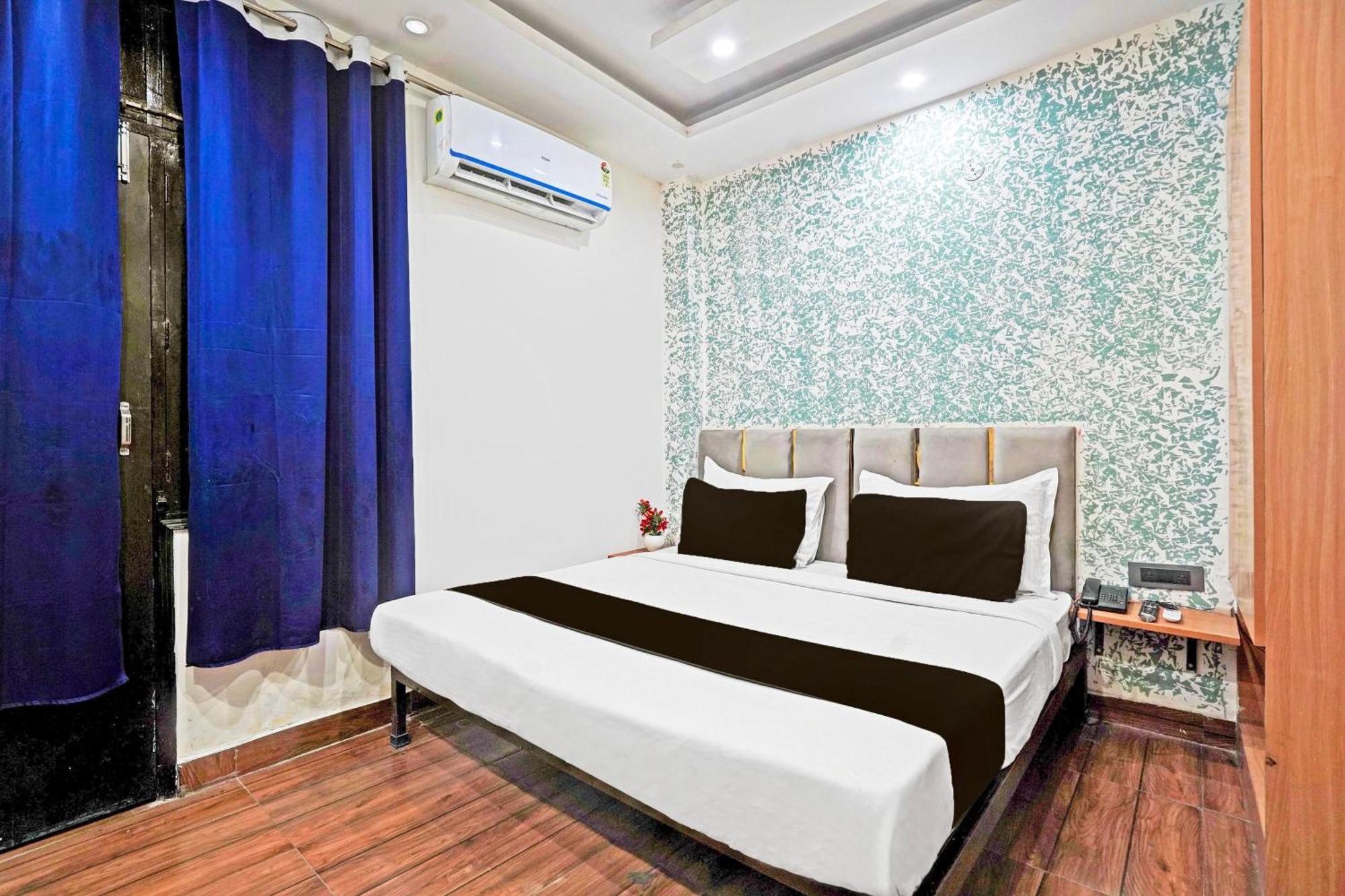 Twamev Residency Hotel New Delhi Exterior photo