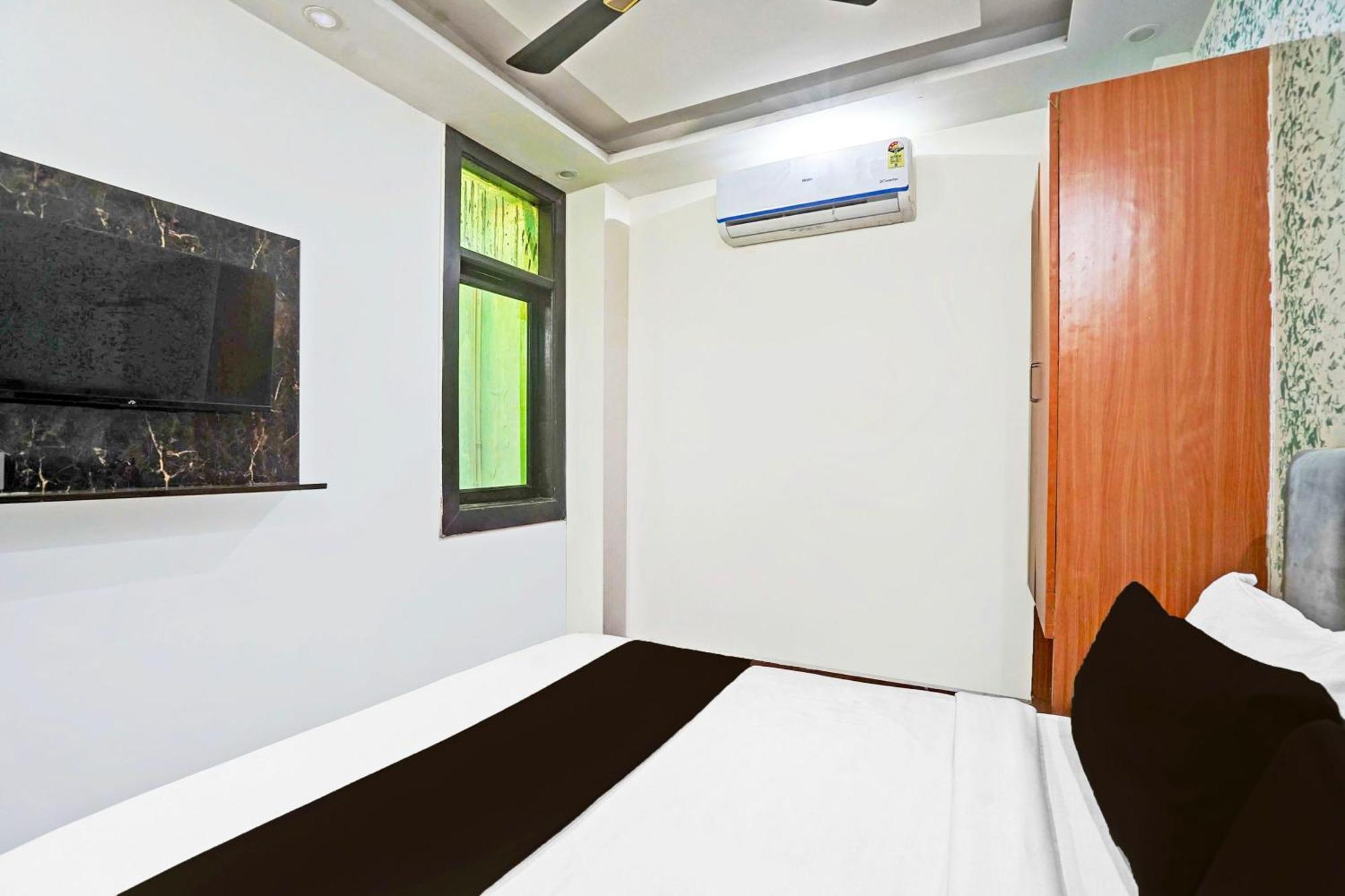 Twamev Residency Hotel New Delhi Exterior photo