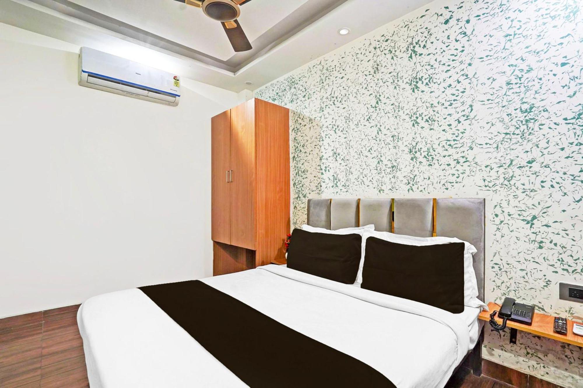Twamev Residency Hotel New Delhi Exterior photo